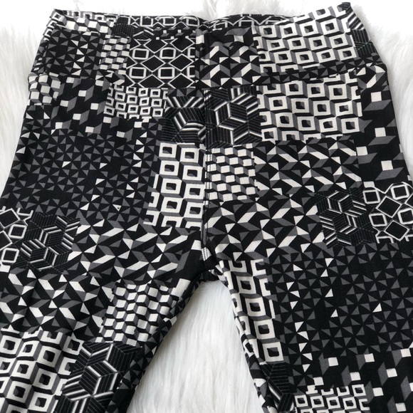 Lularoe Black Geometric Leggings MSRP $25 NWOT - Picture 4 of 6